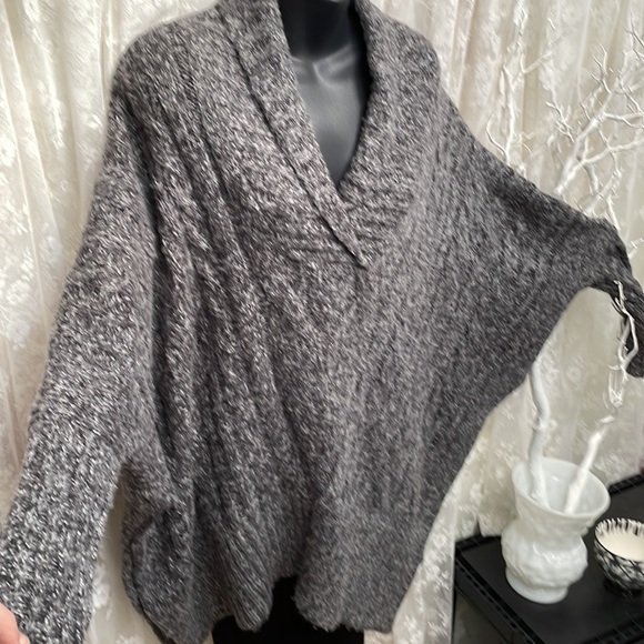 Glorious Cable Knit Sweater Poncho Edit by Jeanne Beker in the Perfect Grey - Picture 2 of 10